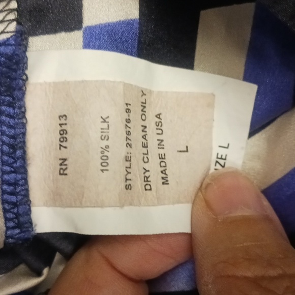 PEA IN POD MATERNITY Liquid NY black & blue striped 100% Silk blouse - Picture 4 of 4